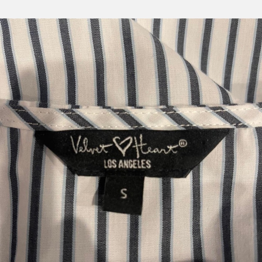 Velvet Heart Black and White Striped Button Down Shirt - Picture 4 of 5